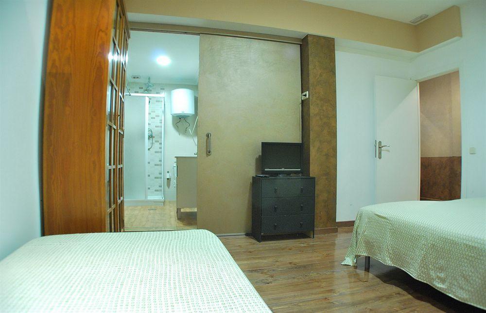 Apartamentos Aqui Me Quedo Madrid Exterior photo