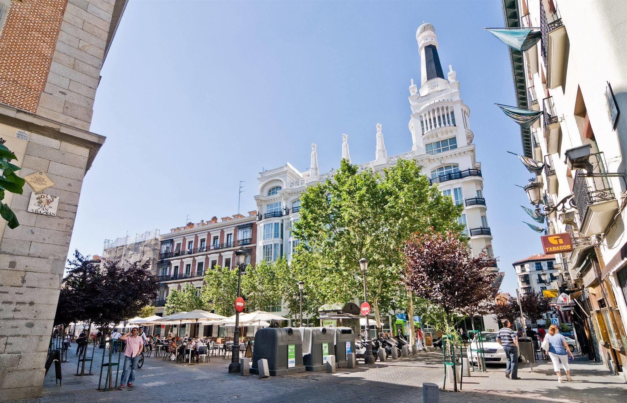 Apartamentos Aqui Me Quedo Madrid Exterior photo