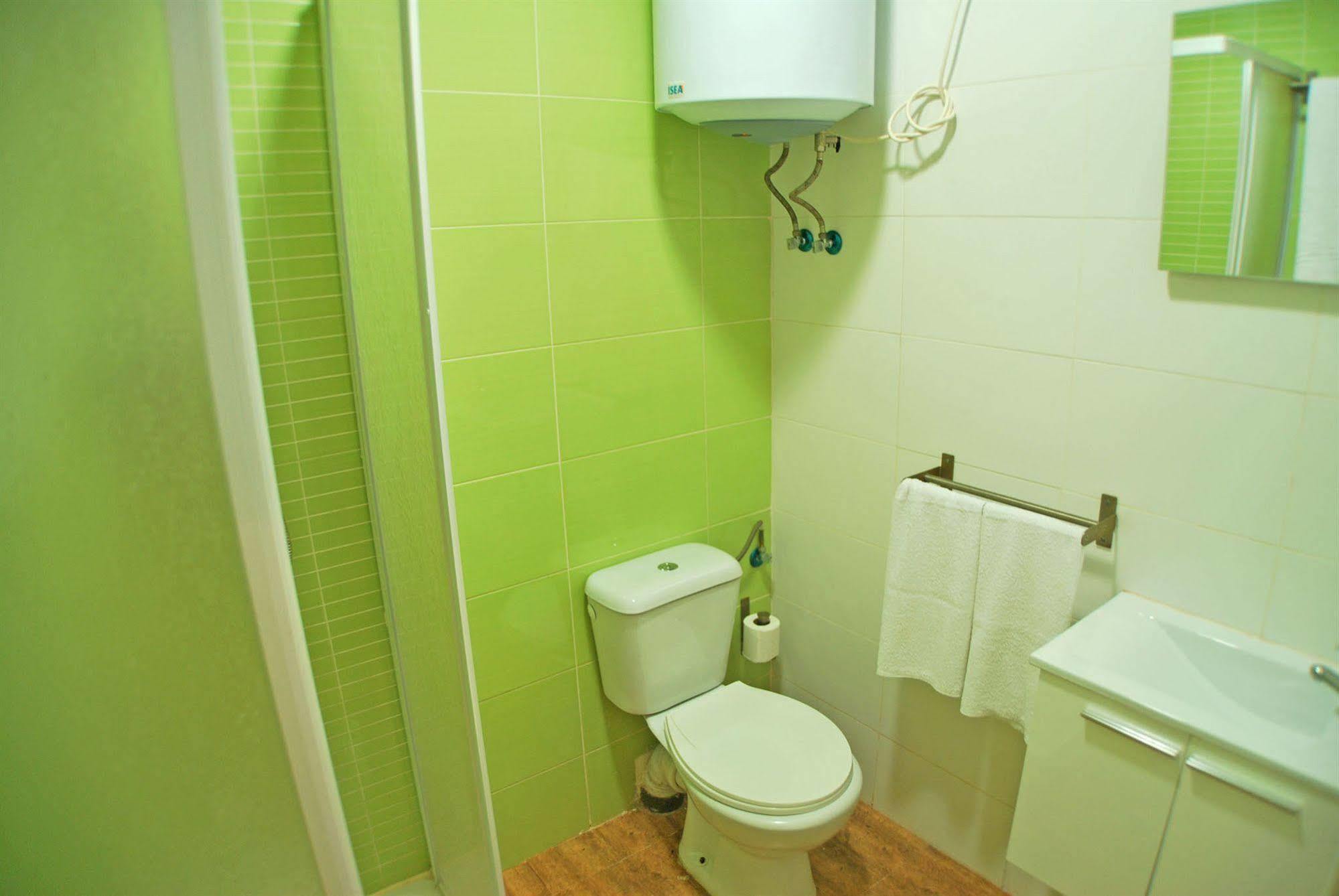 Apartamentos Aqui Me Quedo Madrid Exterior photo
